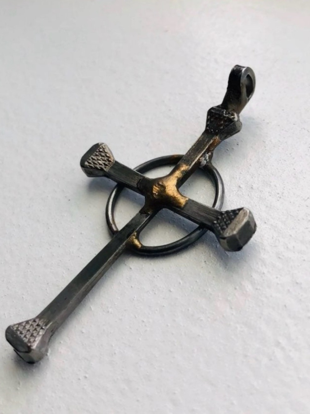 VTG HORSE SHOE NAIL CROSS PENDANT